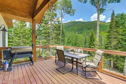 Private Hot Tub & Mountain Views: Duplex in Salida