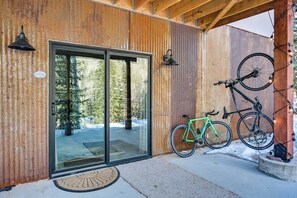 Apartment (2 Bedrooms) | Interior - Private Hot Tub & Mountain Views: Duplex in Salida (Monarch)