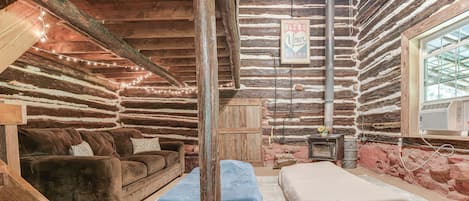 House (1 Bedroom) | Interior