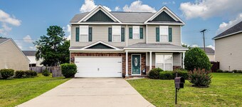 3 Mi to Village at Sandhill: Family Home w/ Yard!
