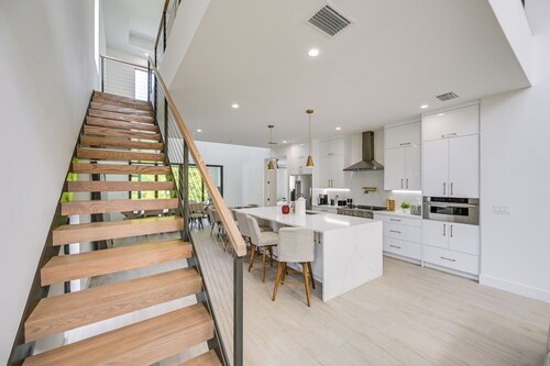 Walk to Celebration Park: Naples Home w/ Pool!