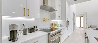 Walk to Celebration Park: Naples Home w/ Pool!