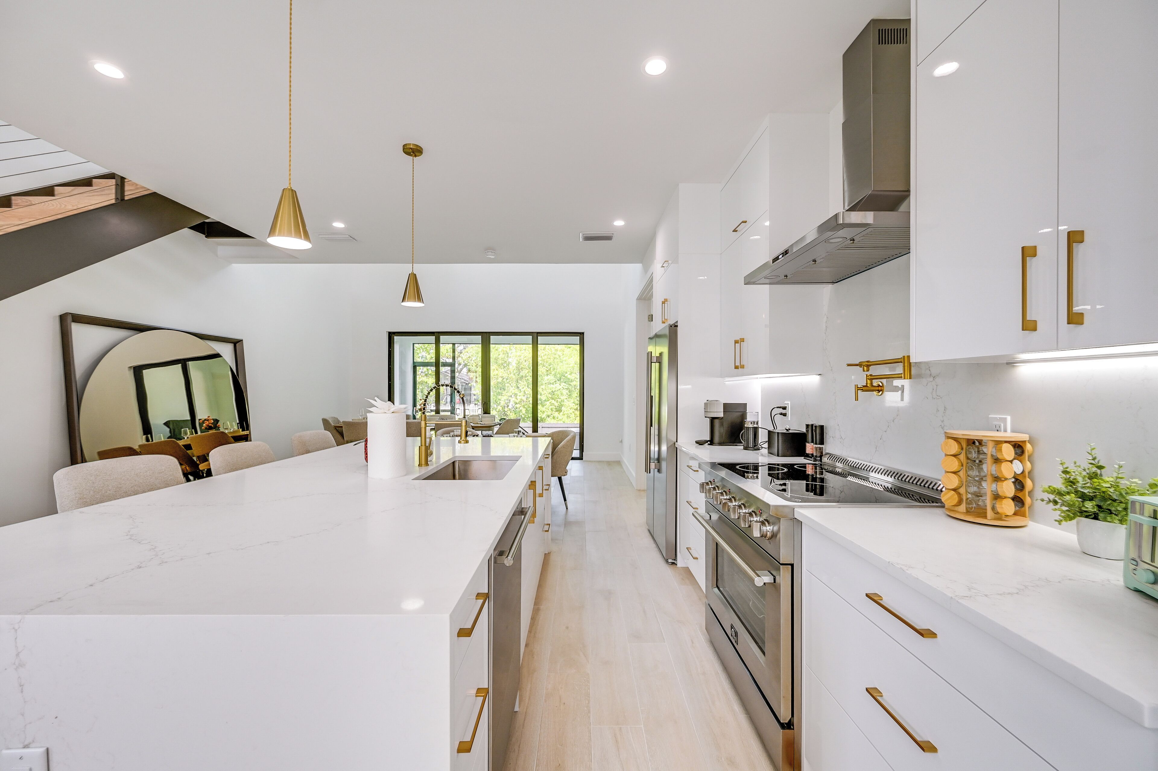 House (4 Bedrooms) | Interior