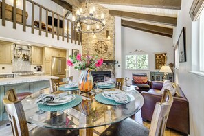 Cottage (2 Bedrooms) | Interior