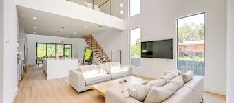 3 Mi to Naples Beach: Luxurious Home w/ Pool!