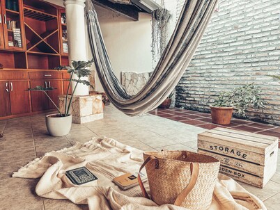 Peace 5 minutes from Shopping del sol, bohemian and modern house.