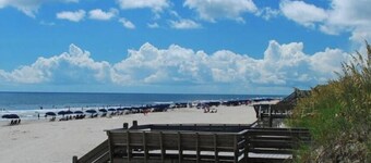 Turtle’s Nest – Modern Coastal Retreat in Beacon Quarters, Corolla; Pet Friendly