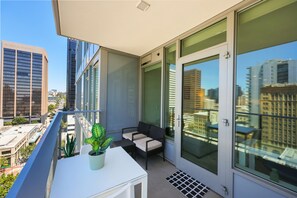 Apartment | 1 bedroom, desk, Internet