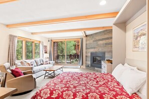 Lit parapluie, Wi-Fi gratuit, draps fournis