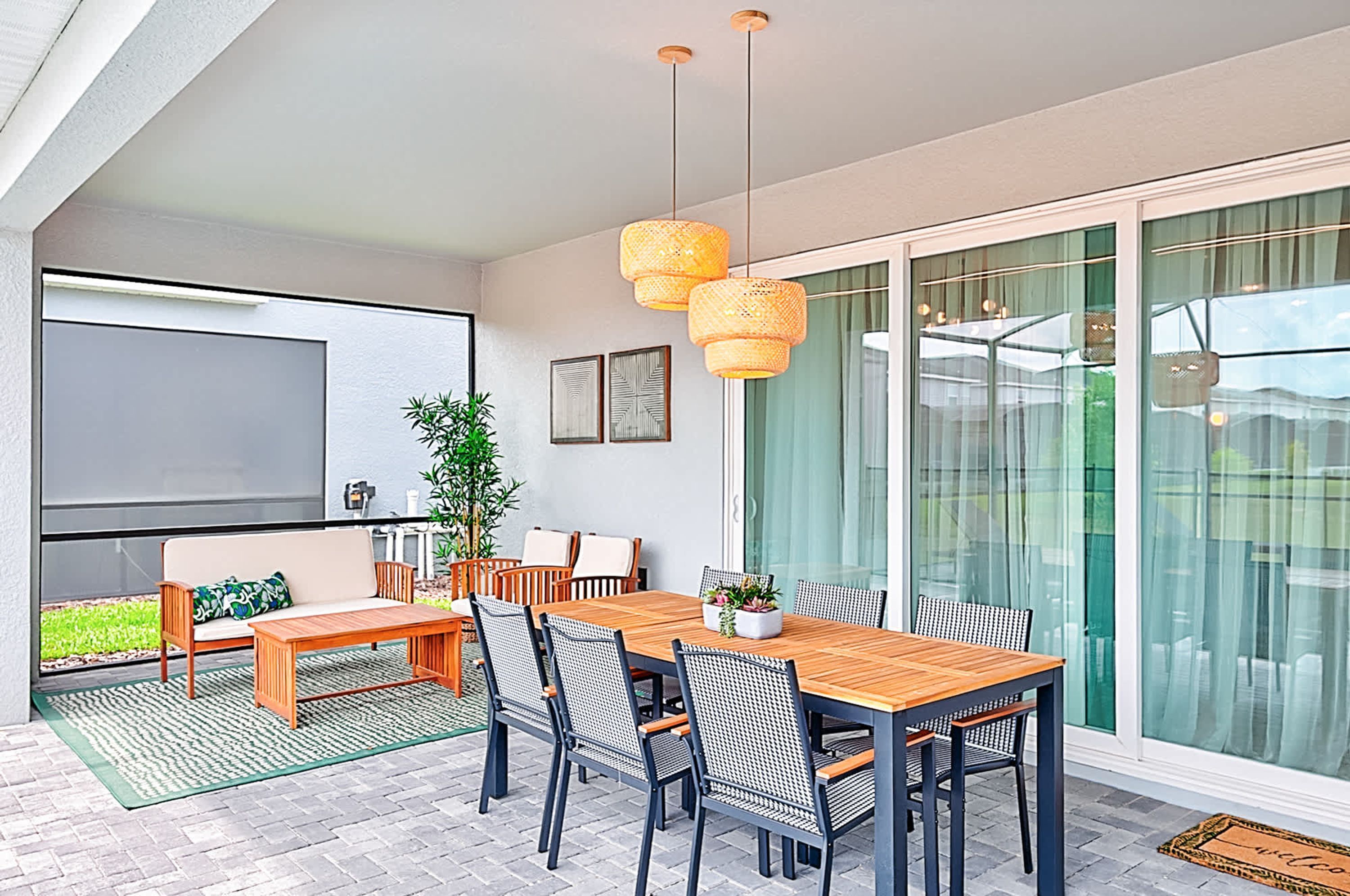 House | 8 bilik tidur, Internet 