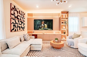 House | 8 bedrooms, Internet