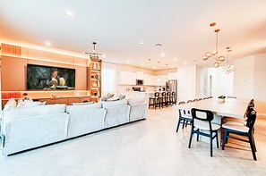 House | 8 bedrooms, Internet - 15807 Luxury 8 Bedroom Family Home With Game Room (Clermont)