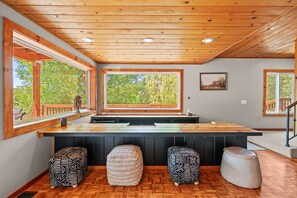 House | 5 bedrooms, Internet - Mountain View Family Retreat w Game Room Scenic Decks (Pomona)