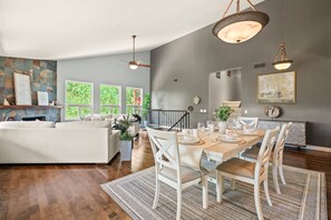 House | 5 bedrooms, Internet - Mountain View Family Retreat w Game Room Scenic Decks (Pomona)