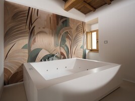 Superior suite con sauna, bagno turco, doccia emozionale e vasca idromassaggio privata | Premium bedding, minibar, in-room safe, desk