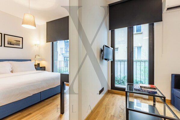 Iron/ironing board, WiFi, bed sheets