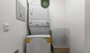 Apartemen, akses difabel | 2 kamar tidur dan internet