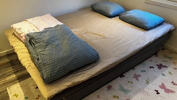 1 sovrum, strykjärn/strykbräda, gratis wi-fi och sängkläder