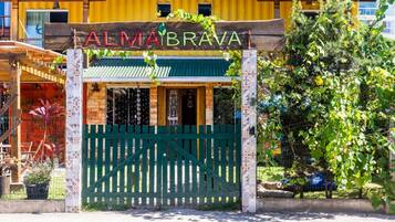 Fachada da propriedade