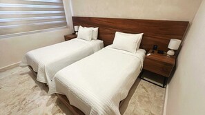4 bedrooms, iron/ironing board, WiFi, bed sheets