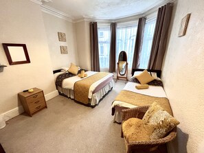 Family Triple Room - AYSGARTH HOUSE (Blackpool)