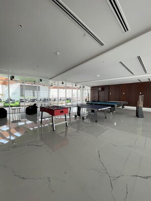 Apartment - Modern Studio With Balcony Views Private Pool (Dubai)