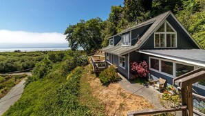 Unclassified image, 4 of 52, button - Clam Beach Cottage - New, spectacular ocean view stay! (McKinleyville)