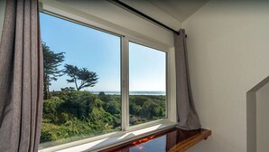 Unclassified image, 5 of 52, button - Clam Beach Cottage - New, spectacular ocean view stay! (McKinleyville)