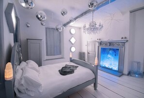 Deluxe kamer, 1 twee- of 2 eenpersoonsbedden, 1 queensize bed, uitzicht op tuin | Een strijkplank/strijkijzer, gratis wifi