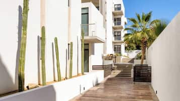 Apartamento, 2 quartos, vista para o jardim | Fachada