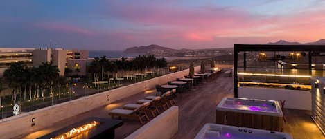Apartment, 2 Bedrooms, Garden View | Outdoor dining