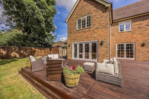 Kingley - Chichester - sleeps 10 guests  in 4 bedrooms