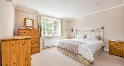 Kingley - Chichester - sleeps 10 guests in 4 bedrooms