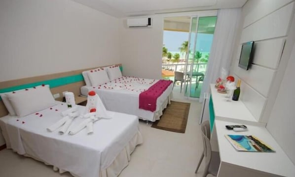 Quarto luxo, para não fumantes, sacada | Wi-Fi de cortesia, roupa de cama