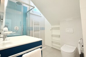 Shower, towels