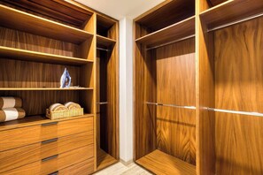 Apartment, 6 Bedrooms | Interior