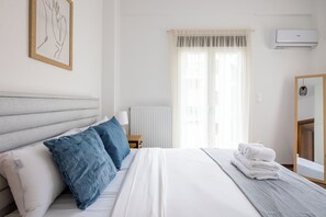 Apartment, 2 Bedrooms, Kitchen, City View | In-room safe, desk, laptop workspace, blackout drapes