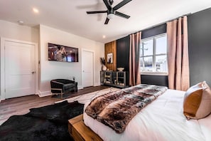 8 bedrooms, free WiFi, bed sheets