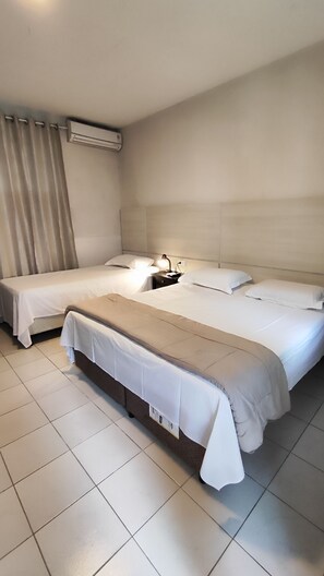 Bureau, fer et planche à repasser, Wi-Fi gratuit