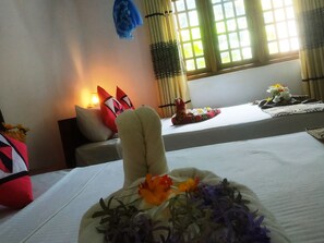 Hypo-allergenic bedding, memory foam beds, desk, free WiFi - Greenwood Udawalawa safari resort (Udawalawa)