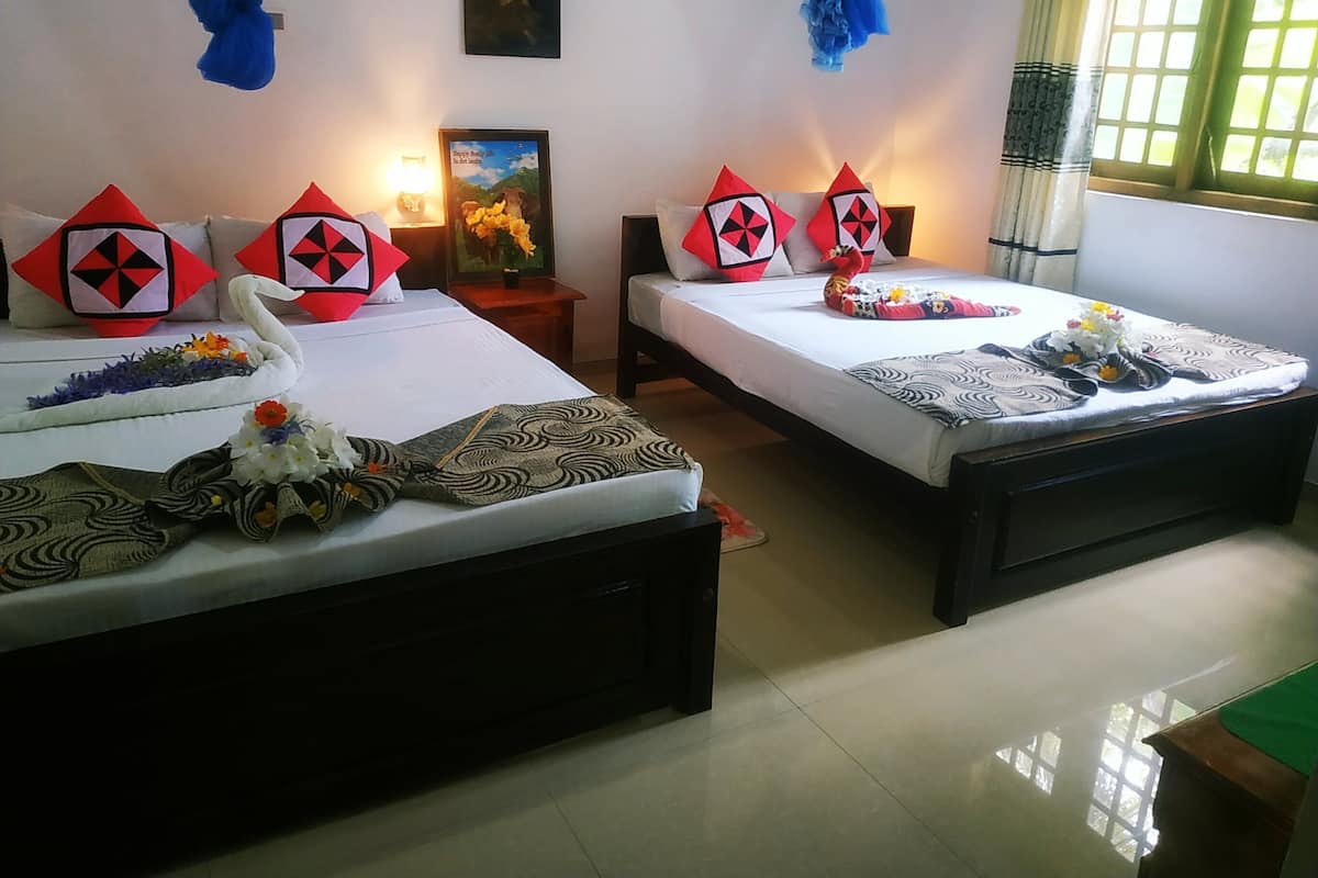 Classic Shared Dormitory, Mixed Dorm, Non Smoking, Garden View