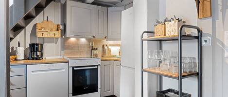 Fridge, dishwasher, coffee/tea maker, electric kettle