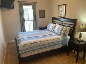 Condo, 3 Bedrooms | 3 bedrooms, iron/ironing board, free WiFi