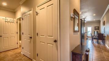 Kondominium, 3 kamar tidur | Interior