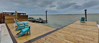 Casa Blanca | Waterfront, Pool + Pier
