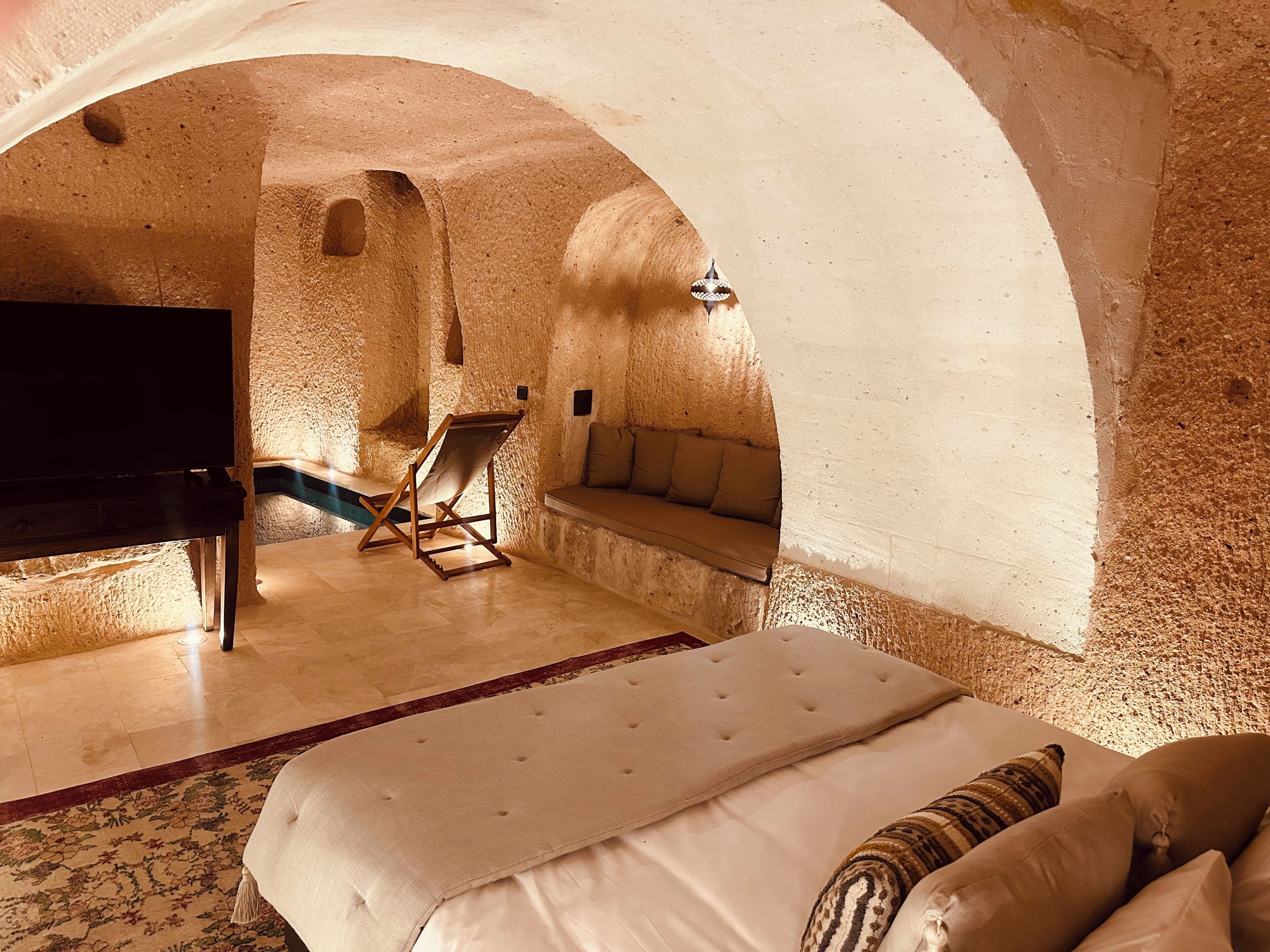 Suite superior | Ropa de cama de alta calidad, camas con efecto memoria y minibar 