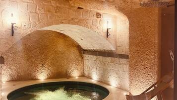 Suite superior | Ropa de cama de alta calidad, camas con efecto memoria y minibar