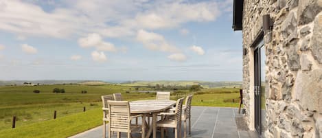 Cottage | Outdoor dining