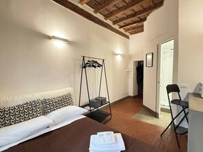 1 camera, Wi-Fi, lenzuola
