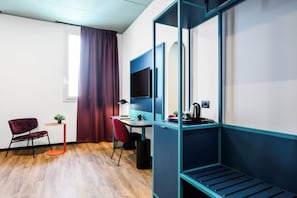 Einzelzimmer | Schreibtisch, laptopgeeigneter Arbeitsplatz, kostenloses WLAN